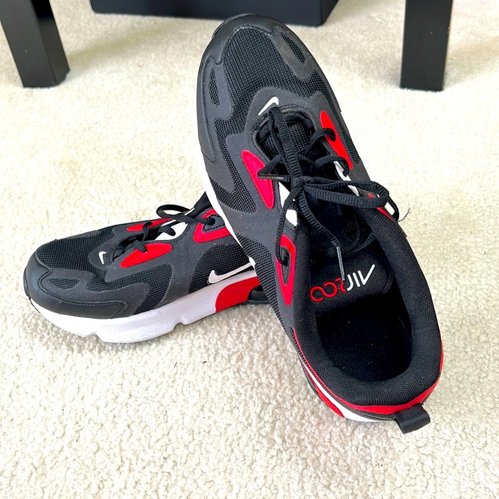New Nike React Youth Size 7/Womens 8.5